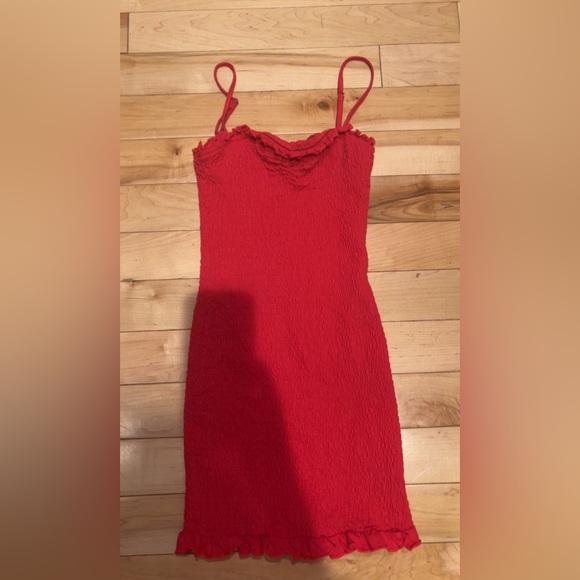 LULU’S RED SMOCKED DRESS - Picture 2 of 4